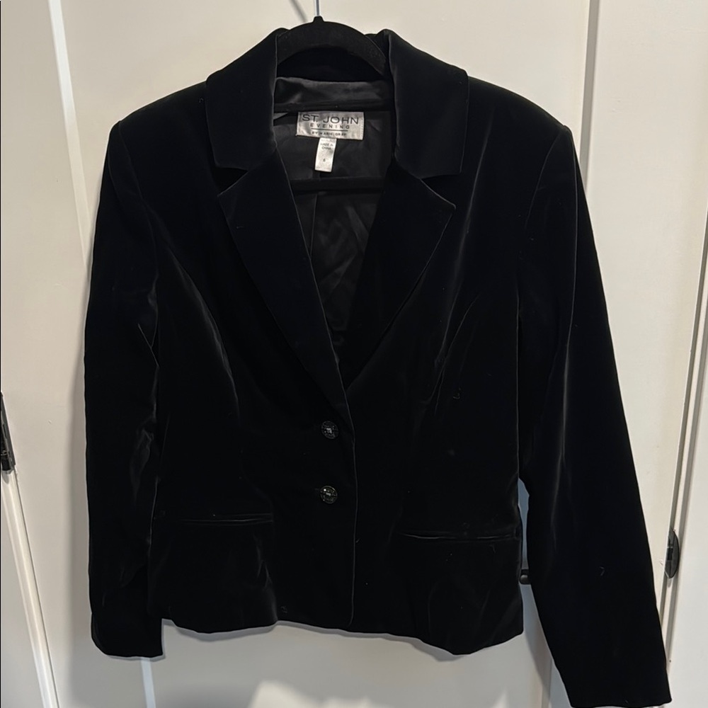 St. John Evening Black Velvet Jacket Size 6 EUC